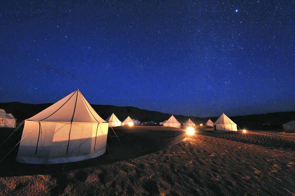 Camp Mars Hotell Douz Eksteriør bilde